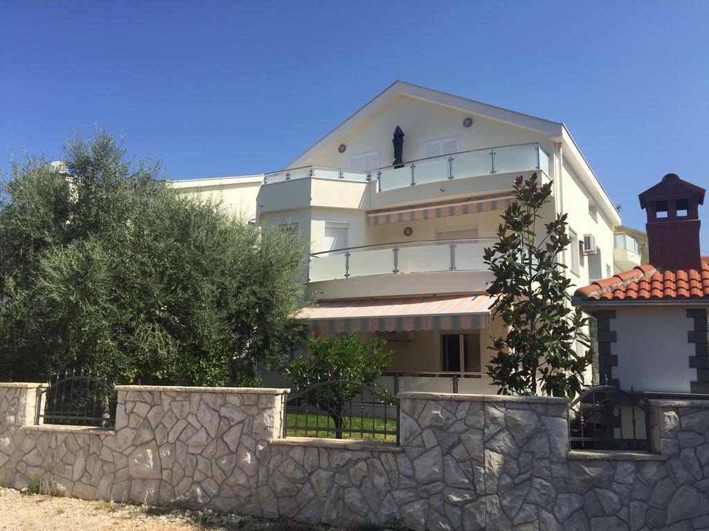 Apartments Dumancic ビオグラード・ナ・モル エクステリア 写真