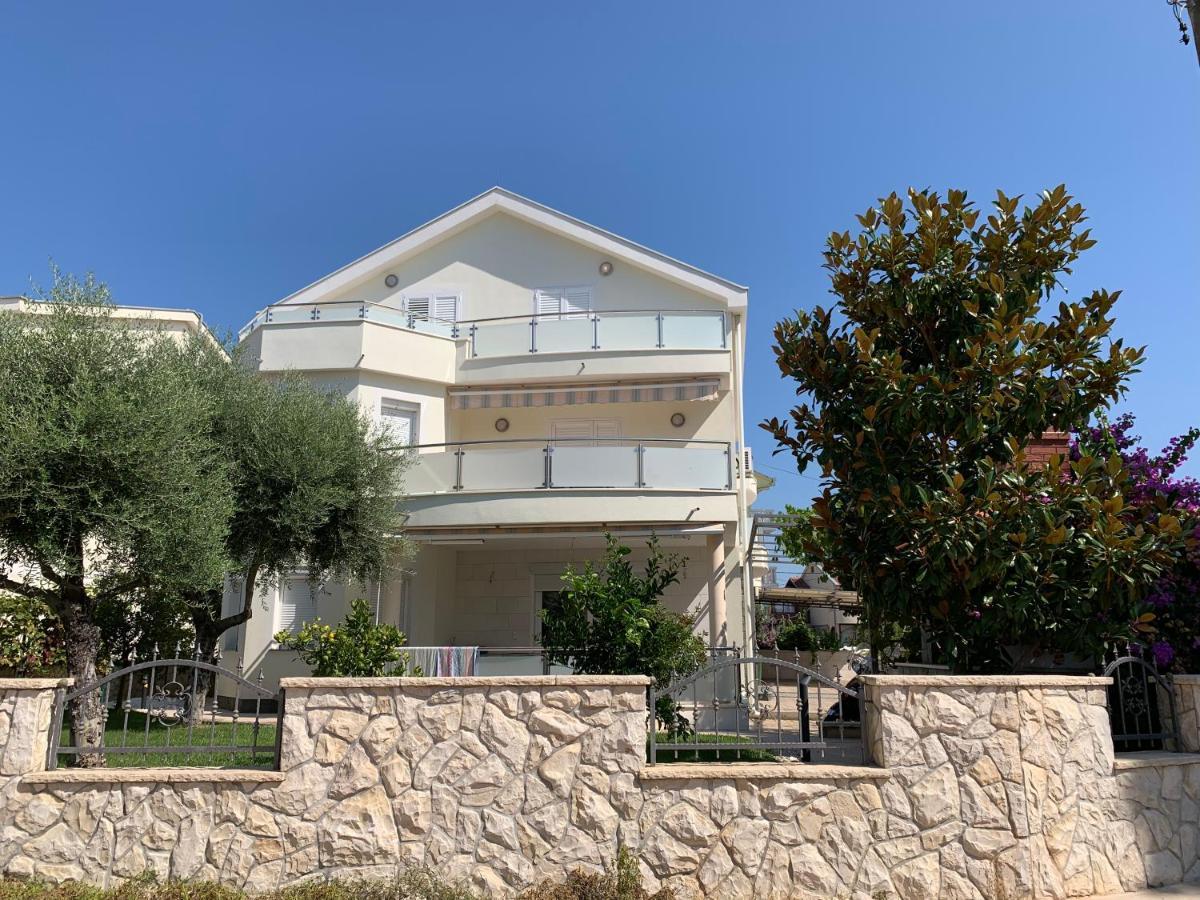 Apartments Dumancic ビオグラード・ナ・モル エクステリア 写真